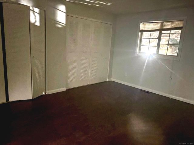 9 Patricia Road E, Bridgeport, CT 06606