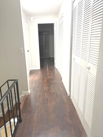 9 Patricia Road E, Bridgeport, CT 06606