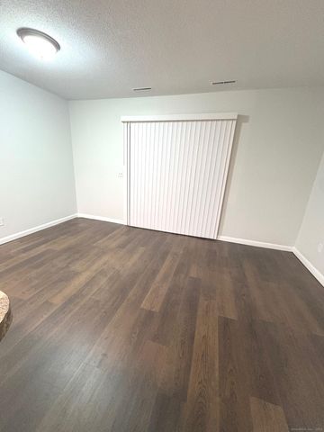 9 Patricia Road E, Bridgeport, CT 06606