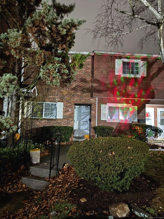 9 Patricia Road E, Bridgeport, CT 06606