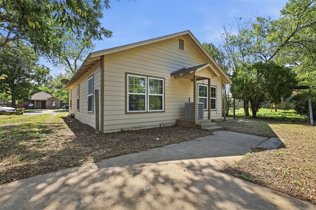205 Olive Street, Cleburne, TX 76031