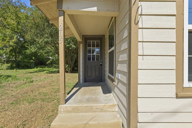 205 Olive Street, Cleburne, TX 76031