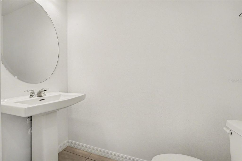 Image 12 of property listing at 2037 VIEWFINDER STREET, Kissimmee, FL 34758