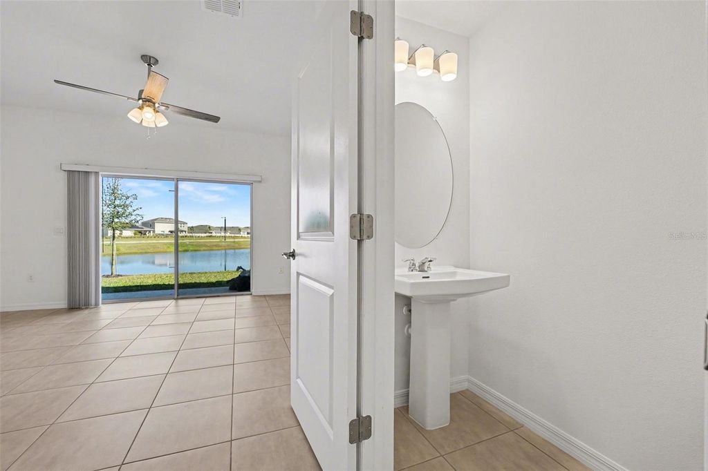 Image 13 of property listing at 2037 VIEWFINDER STREET, Kissimmee, FL 34758