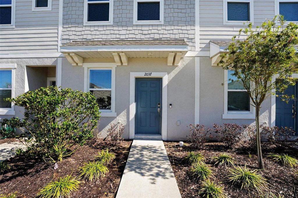 Image 3 of property listing at 2037 VIEWFINDER STREET, Kissimmee, FL 34758