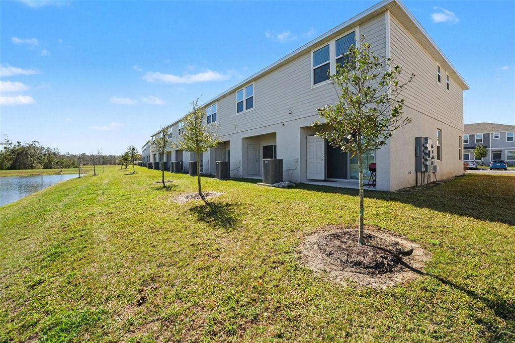 Image 34 of property listing at 2037 VIEWFINDER STREET, Kissimmee, FL 34758