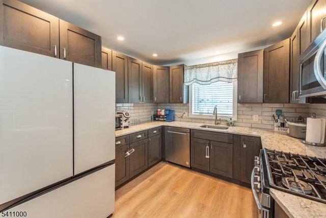 121 Harrison Rd, Parsippany-troy Hills Twp., NJ 07054