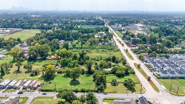 1049 Wilburforce Street, Houston, TX 77091