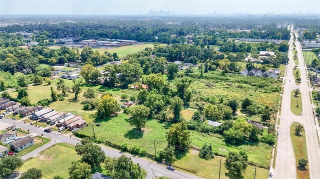 1049 Wilburforce Street, Houston, TX 77091