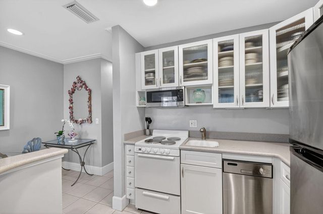 5505 N Ocean Boulevard 13-204, Ocean Ridge, FL 33435