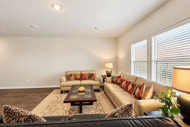 20204 Heinrich LN, Manor, TX 78653