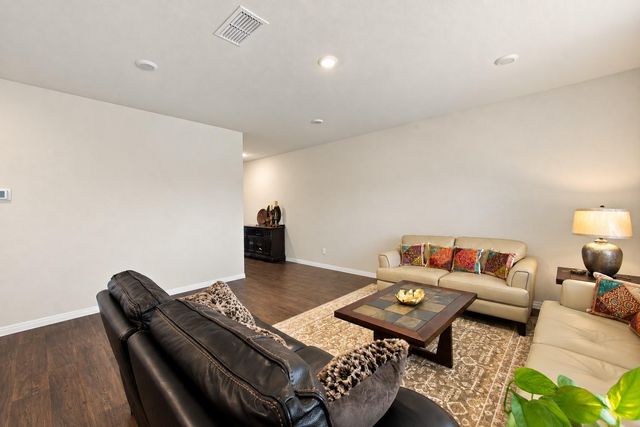 20204 Heinrich LN, Manor, TX 78653