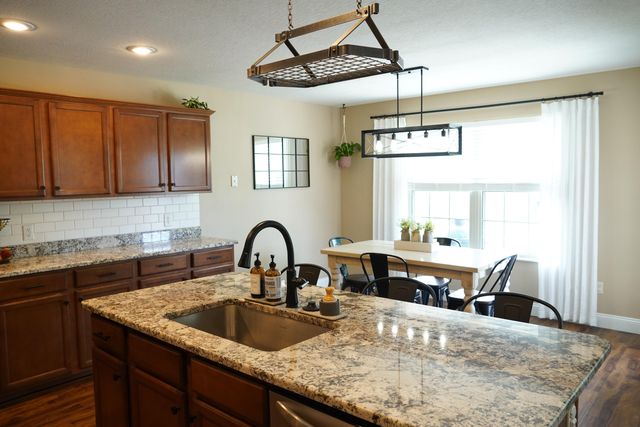 1129 South Erika Avenue, Springfield, MO 65802