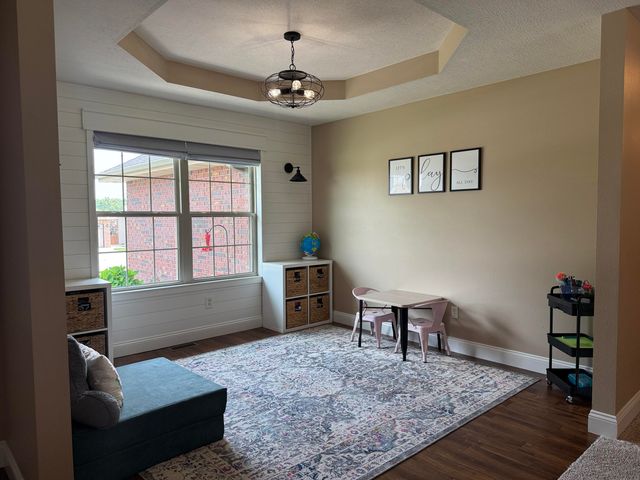 1129 South Erika Avenue, Springfield, MO 65802