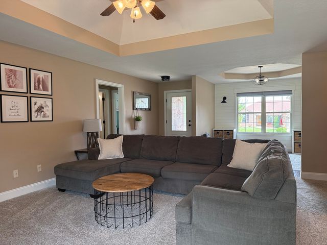 1129 South Erika Avenue, Springfield, MO 65802