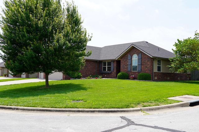 1129 South Erika Avenue, Springfield, MO 65802