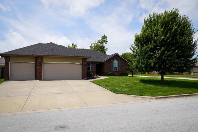 1129 South Erika Avenue, Springfield, MO 65802