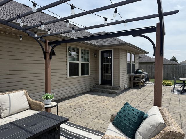 1129 South Erika Avenue, Springfield, MO 65802