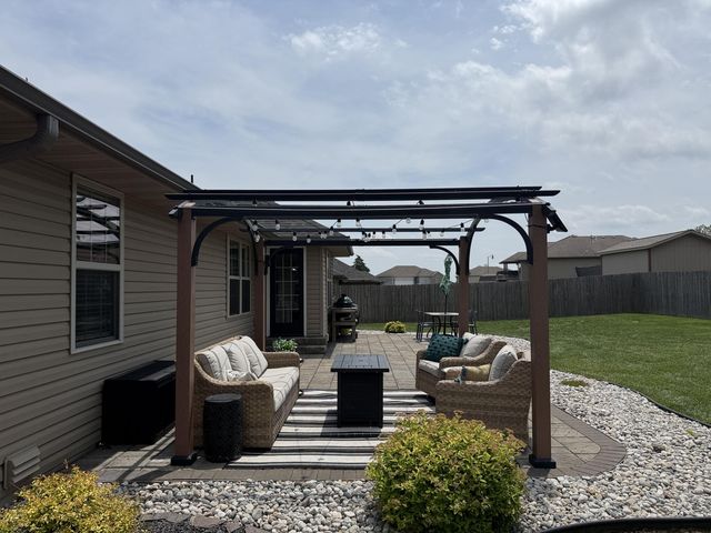 1129 South Erika Avenue, Springfield, MO 65802