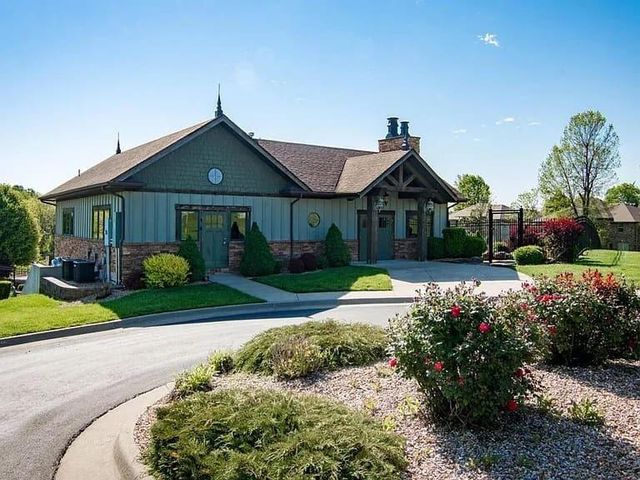 1129 South Erika Avenue, Springfield, MO 65802