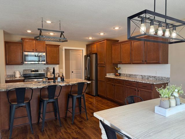 1129 South Erika Avenue, Springfield, MO 65802