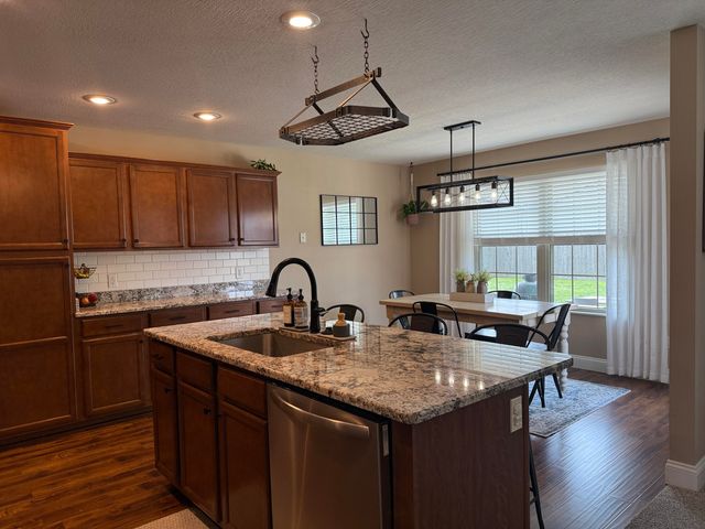 1129 South Erika Avenue, Springfield, MO 65802