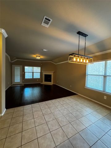 4548 Fern Valley Drive, Fort Worth, TX 76244