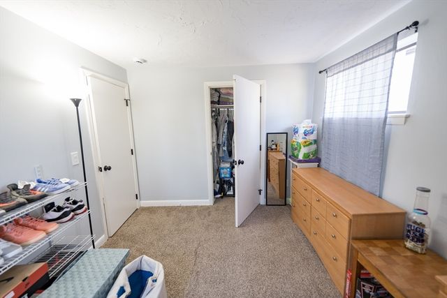 38 Hapgood Rd, Worcester, MA 01605