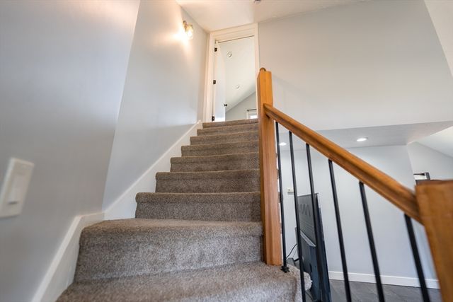 38 Hapgood Rd, Worcester, MA 01605