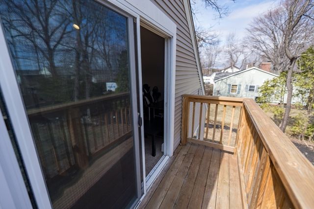 38 Hapgood Rd, Worcester, MA 01605