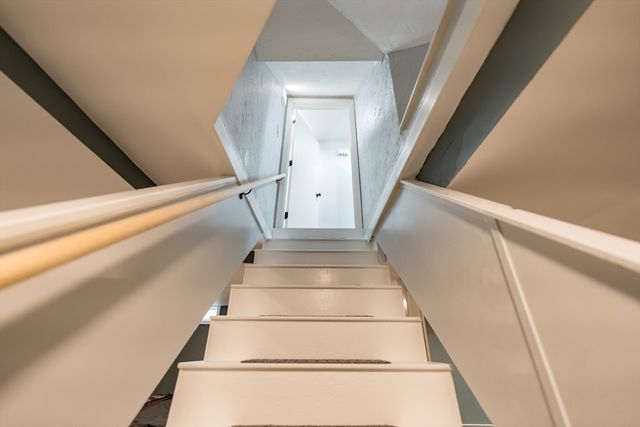 38 Hapgood Rd, Worcester, MA 01605