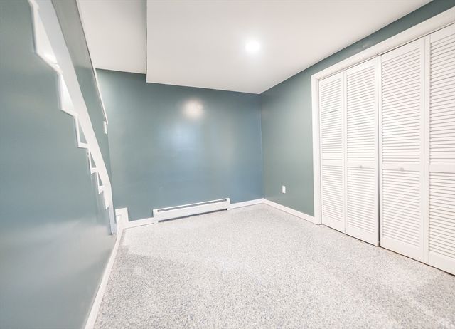 38 Hapgood Rd, Worcester, MA 01605