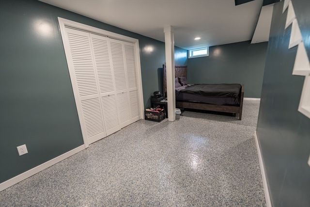 38 Hapgood Rd, Worcester, MA 01605