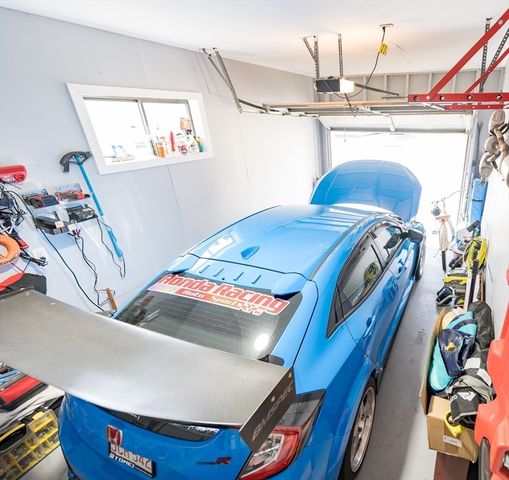 38 Hapgood Rd, Worcester, MA 01605