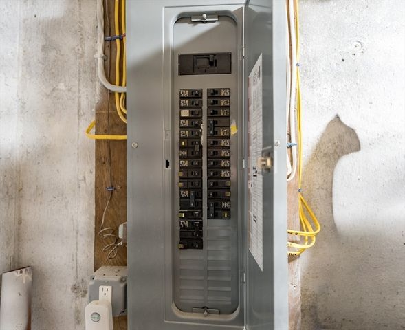 38 Hapgood Rd, Worcester, MA 01605