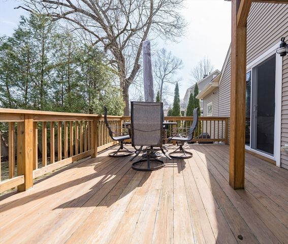 38 Hapgood Rd, Worcester, MA 01605