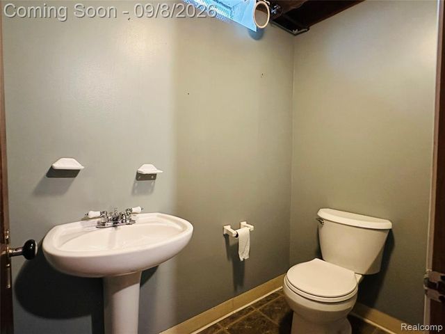 7532 Superior, Center Line, MI 48015
