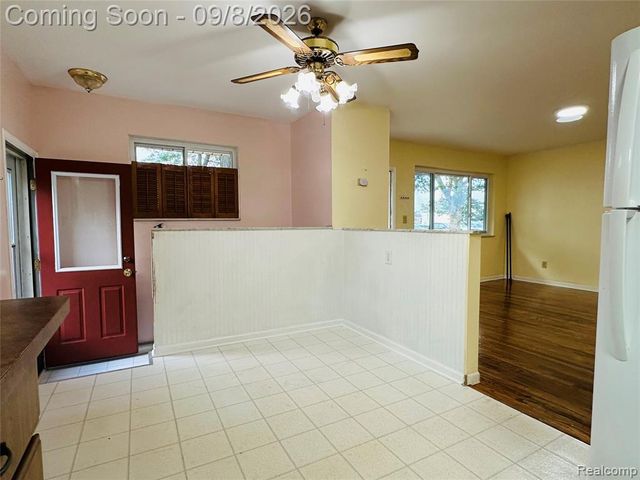 7532 Superior, Center Line, MI 48015