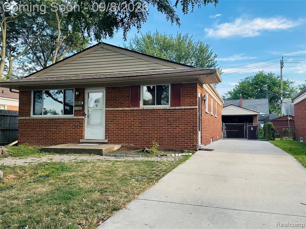 7532 Superior, Center Line, MI 48015