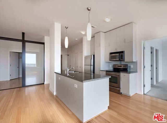 3810 Wilshire Boulevard 1012, Los Angeles, CA 90010