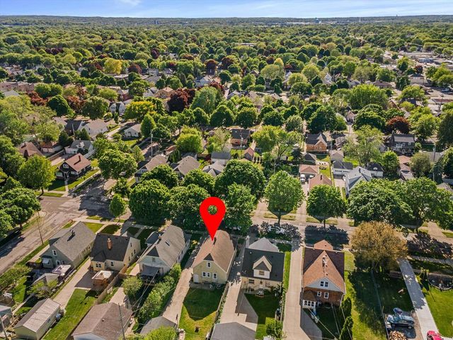 3018 N 74th STREET, Milwaukee, WI 53210