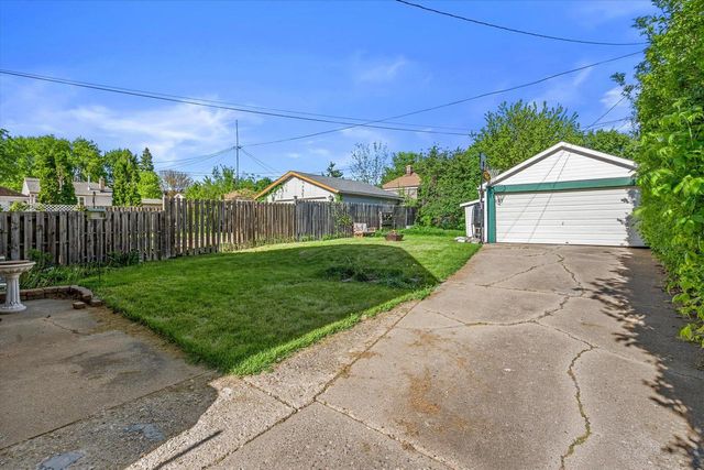 3018 N 74th STREET, Milwaukee, WI 53210