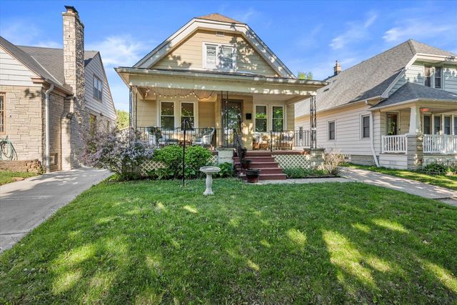 3018 N 74th STREET, Milwaukee, WI 53210