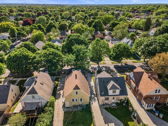 3018 N 74th STREET, Milwaukee, WI 53210