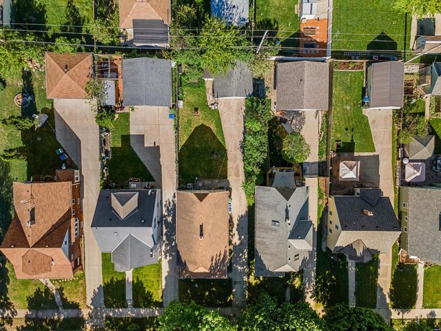 3018 N 74th STREET, Milwaukee, WI 53210