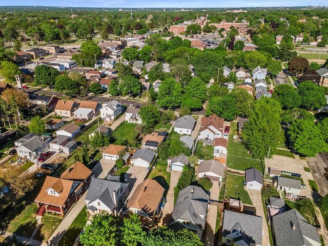 3018 N 74th STREET, Milwaukee, WI 53210