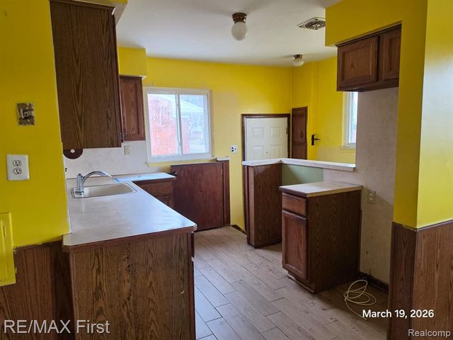 25063 Campbell Avenue, Warren, MI 48089