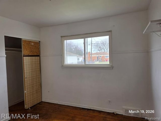 25063 Campbell Avenue, Warren, MI 48089