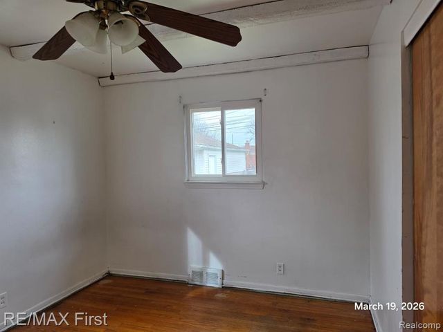 25063 Campbell Avenue, Warren, MI 48089