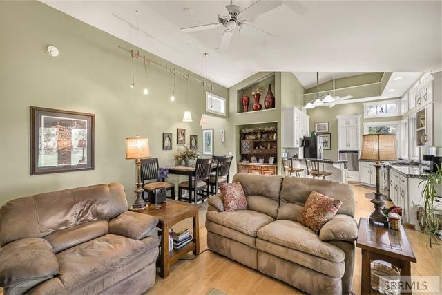 416 E 700 N, Firth, ID 83236